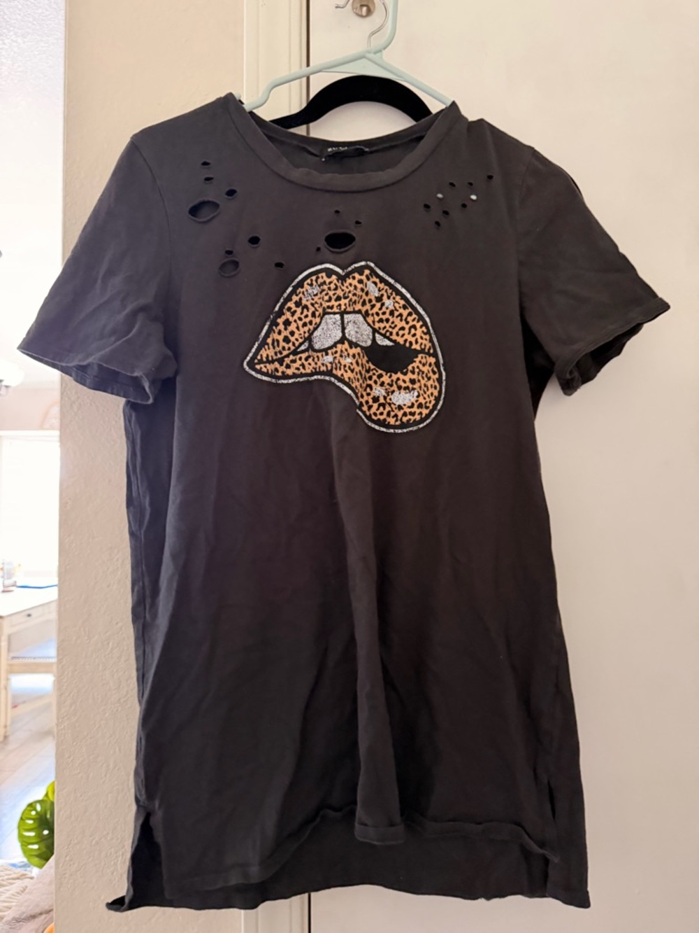 Women’s Black Graphic Tee with Leopard Lips